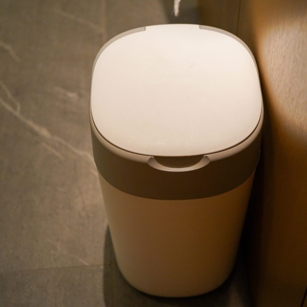 ウェスティン横浜でレンタルできるおむつ専用ゴミ箱
